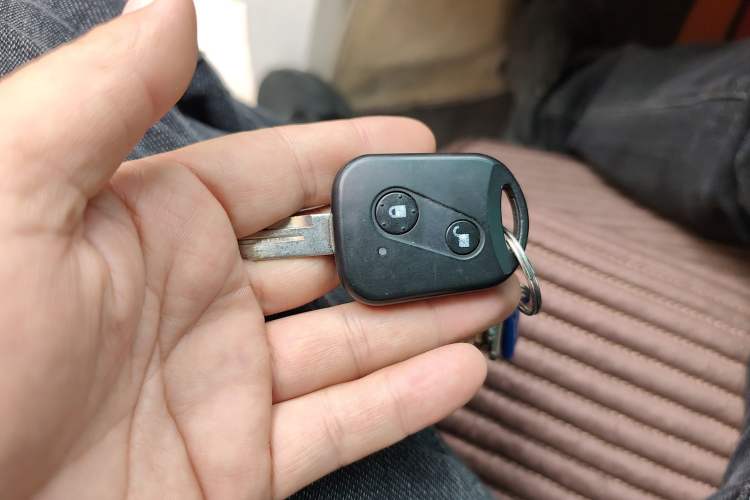 Used Jinbei New Hiace X30L 2024 Wealth Edition Passenger Vehicle 5/6/7 Seater Vehicle Key