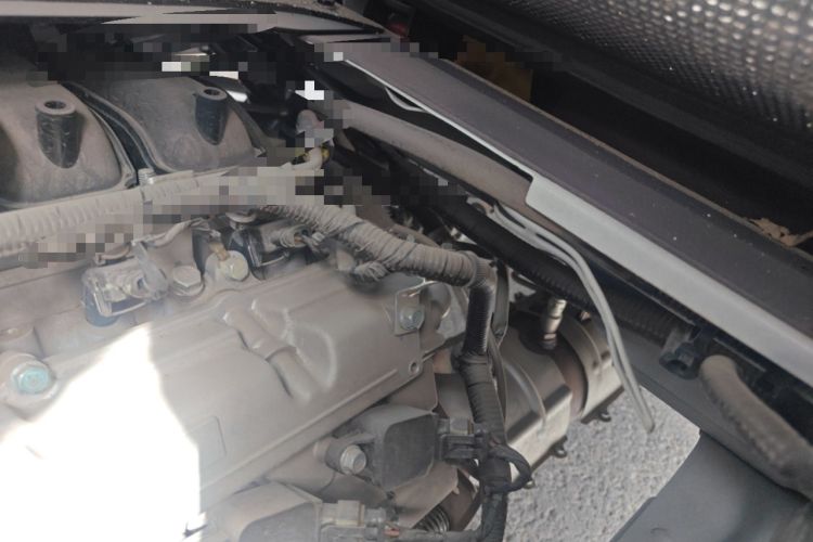 Used Jinbei New Hiace X30L 2024 Wealth Edition Van 2/5 Seats Engine Bay Left
