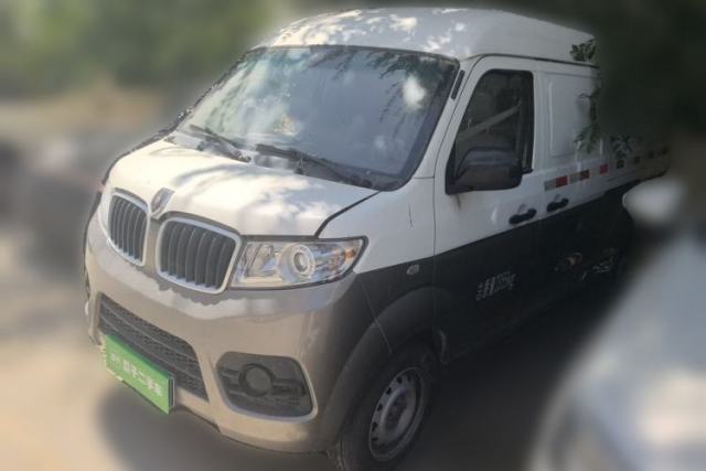 Used Jinbei New Hiace X30L 2024 Champion Edition Van 2/5 Seats Front-Mounted Air Conditioning