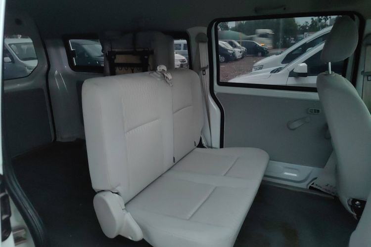 Used Jinbei New Hiace X30L 2024 Champion Edition Passenger Vehicle 5/6/7 Seats Interior 1