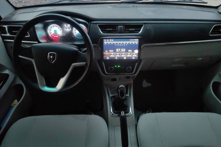 Used Jinbei New Hiace X30L 2024 Champion Edition Passenger Vehicle 5/6/7 Seats Interior 3