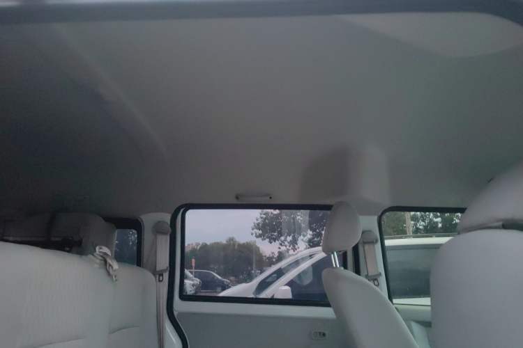 Used Jinbei New Hiace X30L 2024 Champion Edition Passenger Vehicle 5/6/7 Seats Interior 4