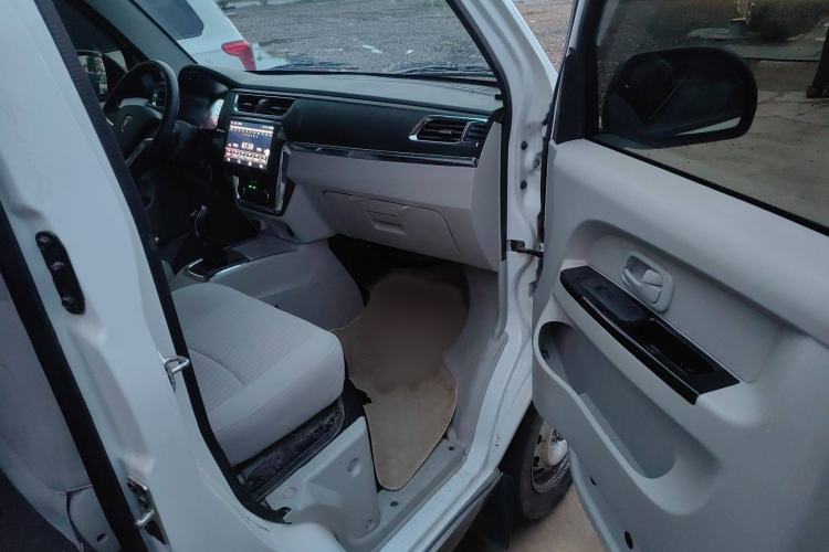 Used Jinbei New Hiace X30L 2024 Champion Edition Passenger Vehicle 5/6/7 Seats Interior 5