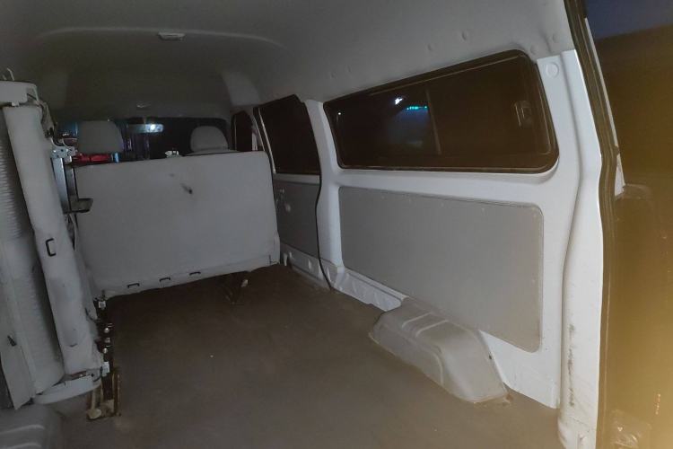 Used Jinbei New Hiace X30L 2024 Champion Edition Passenger Vehicle 5/6/7 Seats Interior 7