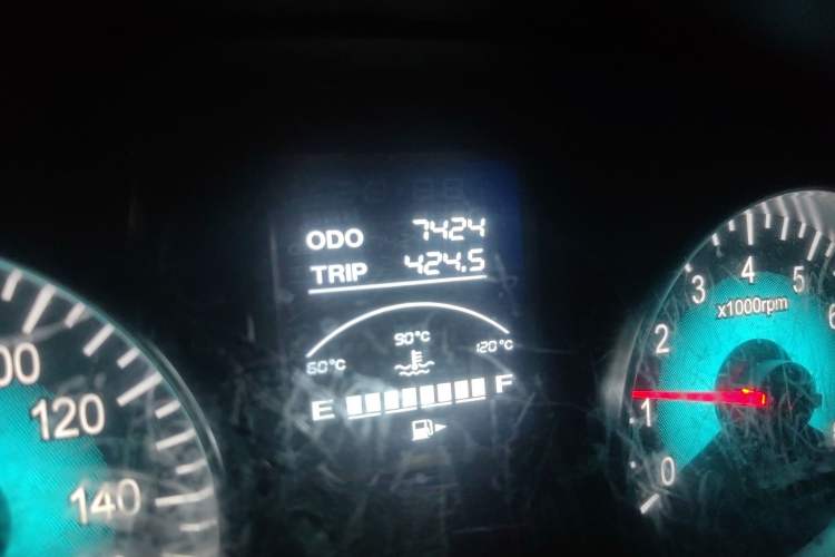 Used Jinbei New Hiace X30L 2024 Champion Edition Passenger Vehicle 5/6/7 Seats Odometer Close Up