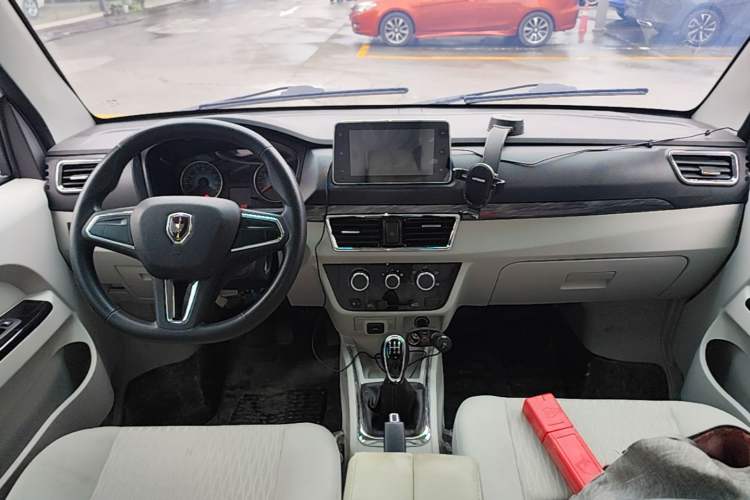 Used Jinbei New Hiace X30L 2024 Wealth Edition Passenger Van 5/6/7 Seater Front-Mounted Air Conditioning Center Console