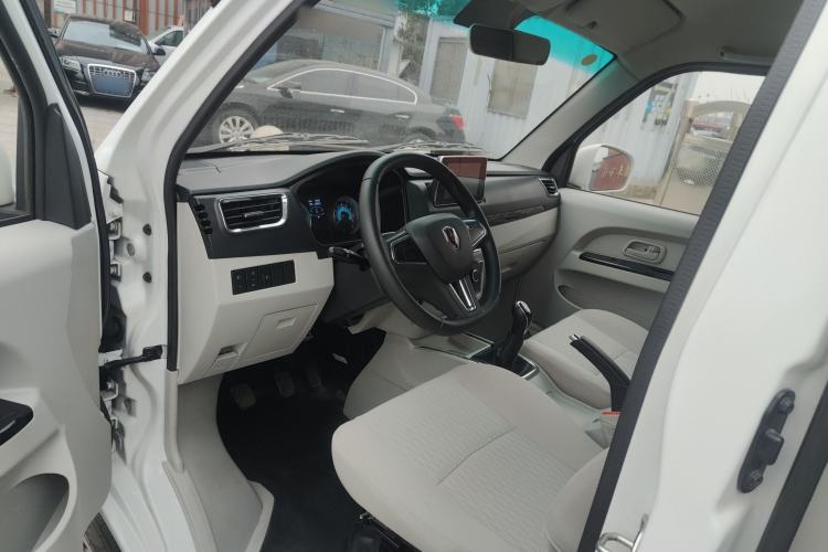 Used Jinbei New Hiace X30L 2024 Champion Edition Van 2/5 Seats Front-Mounted Air Conditioning Center Console