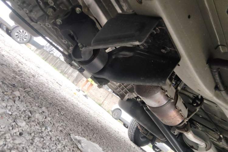 Used Jinbei New Hiace X30L 2024 Champion Edition Passenger Vehicle 5/6/7 Seats Chassis Front Right