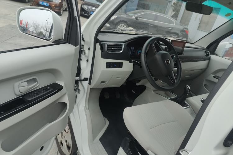 Used Jinbei New Hiace X30L 2024 Champion Edition Van 2/5 Seats Front-Mounted Air Conditioning Driver Seat
