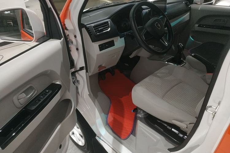 Used Jinbei New Hiace X30L 2024 Wealth Edition Passenger Vehicle 5/6/7 Seater Driver Seat