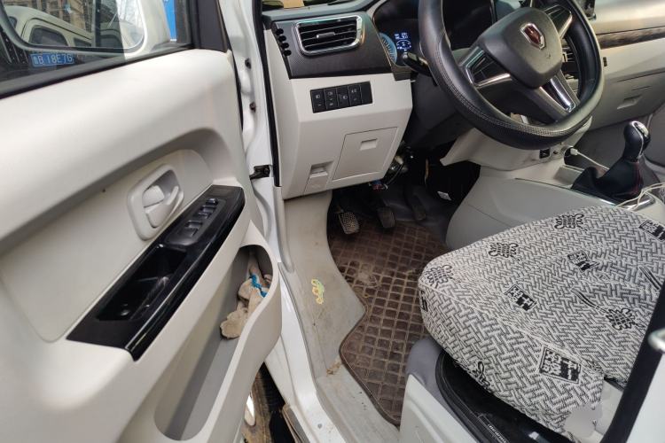 Used Jinbei New Hiace X30L 2024 Wealth Edition Passenger Vehicle 5/6/7 Seater Driver Seat