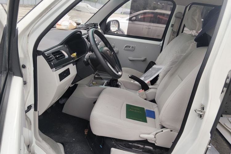 Used Jinbei New Hiace X30L 2024 Champion Edition Passenger Vehicle 5/6/7 Seats Driver Seat