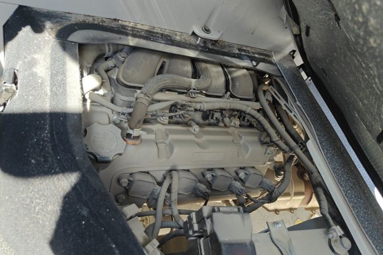 Used Jinbei New Hiace X30L 2024 Champion Edition Coach 5/6/7-Seater with Central Air Conditioning Engine Bay