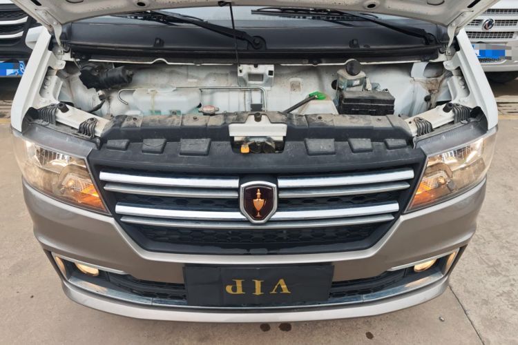Used Jinbei New Hiace X30L 2024 Wealth Edition Passenger Vehicle 5/6/7 Seater Engine Bay