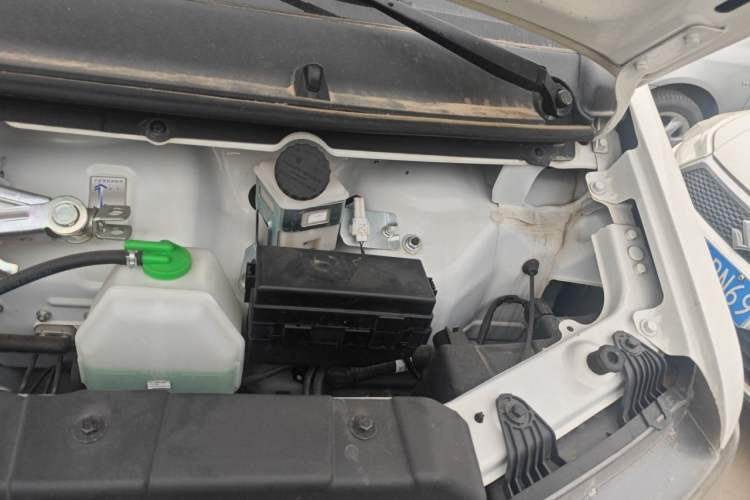 Used Jinbei New Hiace X30L 2024 Wealth Edition Passenger Van 5/6/7 Seater Front-Mounted Air Conditioning Engine Bay Left