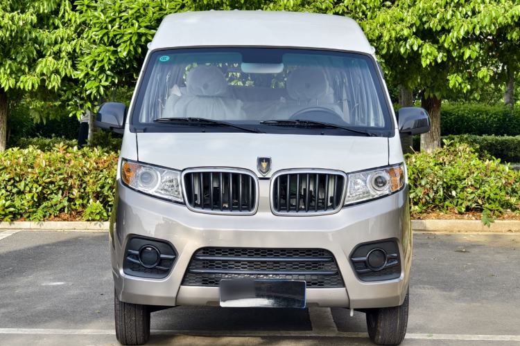 Used Jinbei New Hiace X30L 2024 Champion Edition Passenger Vehicle 5/6/7 Seats Exterior 1