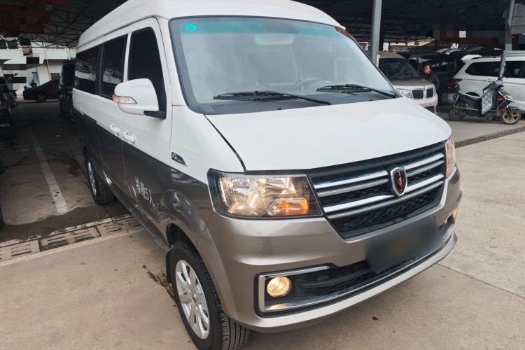 Used Jinbei New Hiace X30L 2024 Wealth Edition Passenger Vehicle 5/6/7 Seater Exterior 1