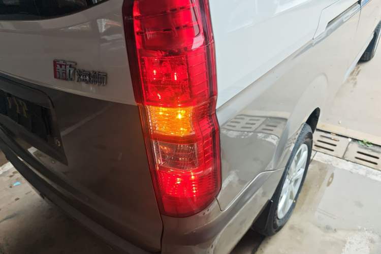 Used Jinbei New Hiace X30L 2024 Wealth Edition Passenger Vehicle 5/6/7 Seater Exterior 3