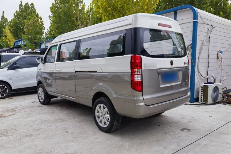Used Jinbei New Hiace X30L 2024 Wealth Edition Passenger Van 5/6/7 Seater Front-Mounted Air Conditioning Exterior 3