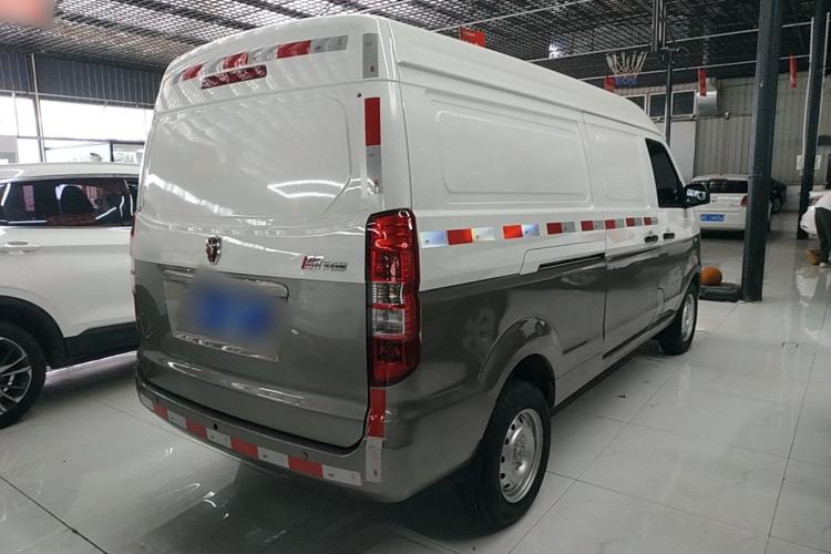 Used Jinbei New Hiace X30L 2024 Champion Edition Van 2/5 Seats Front-Mounted Air Conditioning Exterior 5