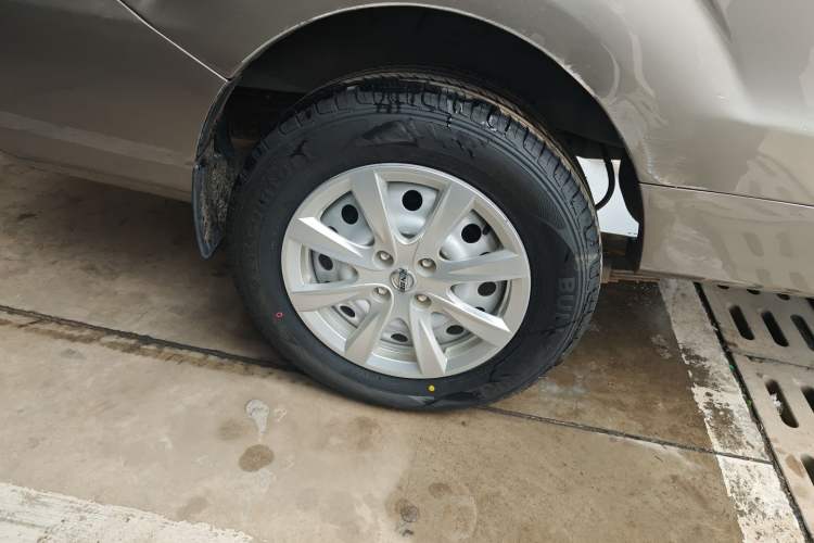 Used Jinbei New Hiace X30L 2024 Wealth Edition Passenger Vehicle 5/6/7 Seater Exterior 5