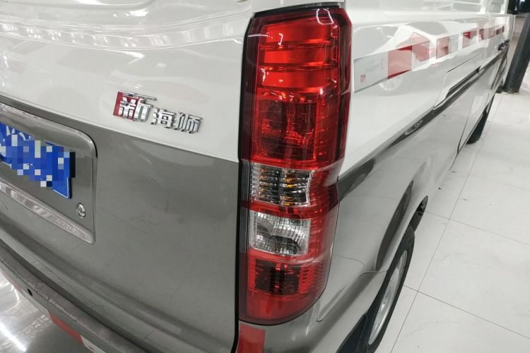 Used Jinbei New Hiace X30L 2024 Champion Edition Van 2/5 Seats Front-Mounted Air Conditioning Exterior 6