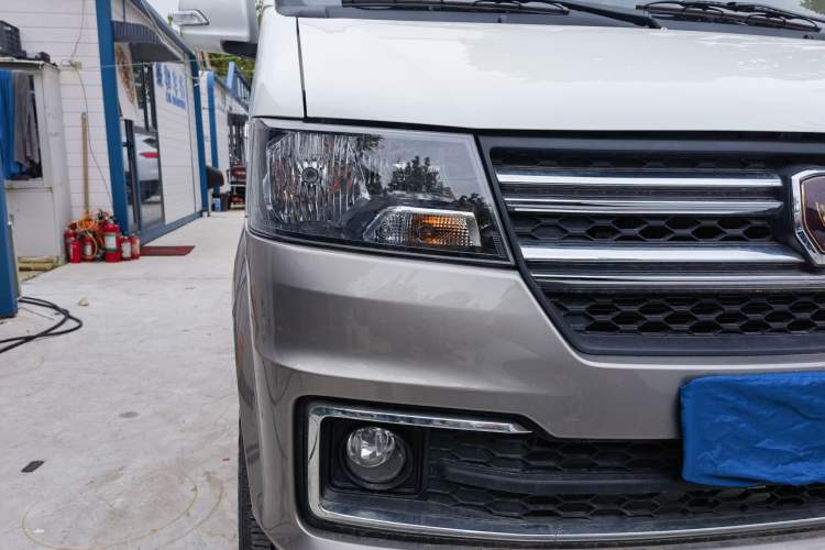 Used Jinbei New Hiace X30L 2024 Wealth Edition Passenger Van 5/6/7 Seater Front-Mounted Air Conditioning Exterior 6