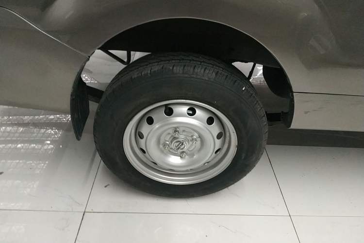 Used Jinbei New Hiace X30L 2024 Champion Edition Van 2/5 Seats Front-Mounted Air Conditioning Exterior 8