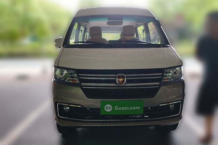Used Jinbei New Hiace X30L 2024 Wealth Edition Passenger Van 5/6/7 Seater Front-Mounted Air Conditioning Front
