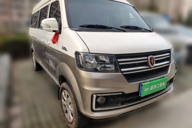 Used Jinbei New Hiace X30L 2024 Wealth Edition Passenger Vehicle 5/6/7 Seater Front Right 45 Deg