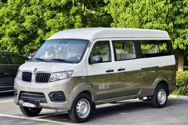 Used Jinbei New Hiace X30L 2024 Champion Edition Passenger Vehicle 5/6/7 Seats
