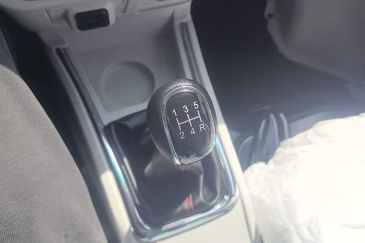 Used Jinbei New Hiace X30L 2024 Champion Edition Passenger Vehicle 5/6/7 Seats Gear Lever