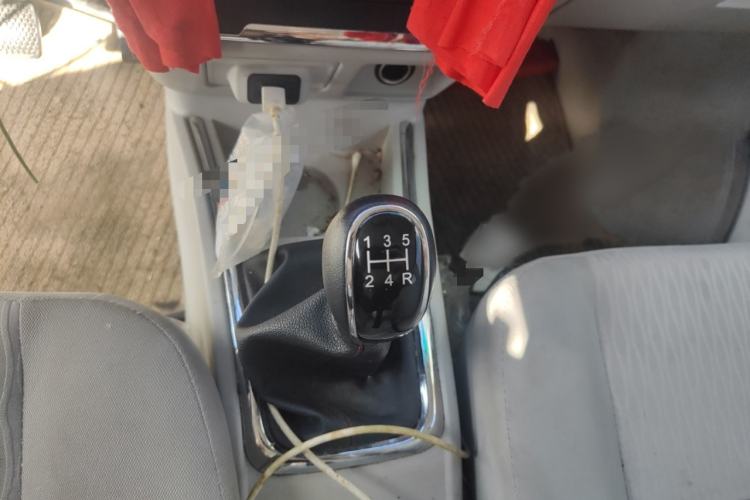 Used Jinbei New Hiace X30L 2024 Wealth Edition Passenger Van 5/6/7 Seater Front-Mounted Air Conditioning Gear Lever