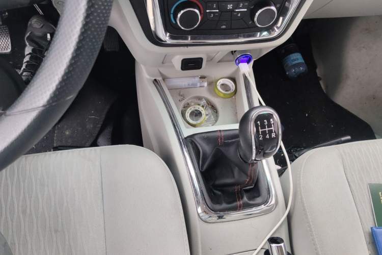 Used Jinbei New Hiace X30L 2024 Champion Edition Passenger Vehicle 5/6/7 Seats Gear Lever