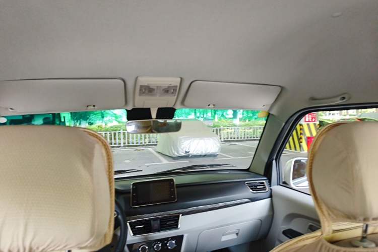 Used Jinbei New Hiace X30L 2024 Wealth Edition Passenger Van 5/6/7 Seater Front-Mounted Air Conditioning Headliner