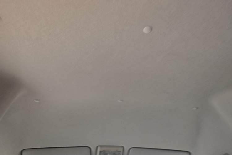 Used Jinbei New Hiace X30L 2024 Wealth Edition Passenger Van 5/6/7 Seater Front-Mounted Air Conditioning Headliner
