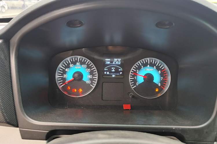 Used Jinbei New Hiace X30L 2024 Wealth Edition Passenger Van 5/6/7 Seater Front-Mounted Air Conditioning Instrument Cluster