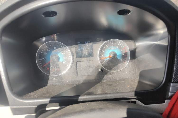 Used Jinbei New Hiace X30L 2024 Wealth Edition Passenger Van 5/6/7 Seater Front-Mounted Air Conditioning Instrument Cluster