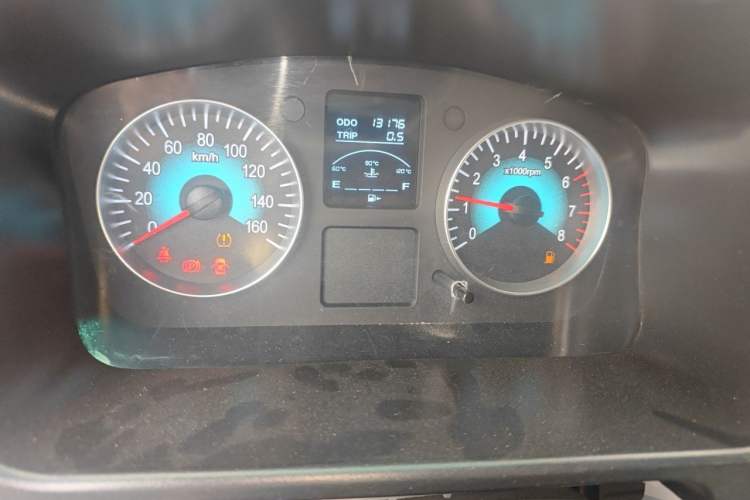 Used Jinbei New Hiace X30L 2024 Wealth Edition Passenger Van 5/6/7 Seater Front-Mounted Air Conditioning Instrument Cluster