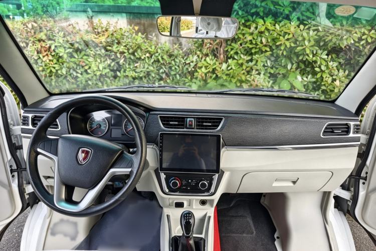 Used Jinbei New Hiace X30L 2024 Champion Edition Passenger Vehicle 5/6/7 Seats Interior 3