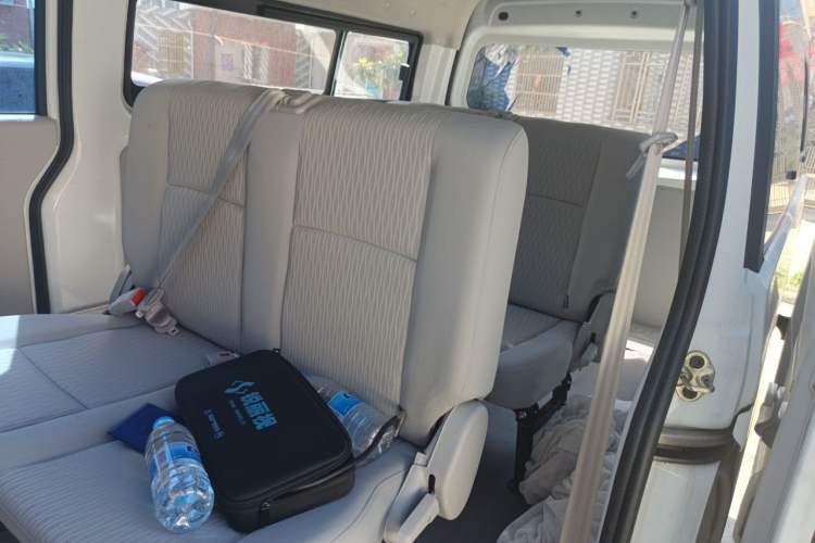 Used Jinbei New Hiace X30L 2024 Champion Edition Coach 5/6/7-Seater with Central Air Conditioning Interior 4