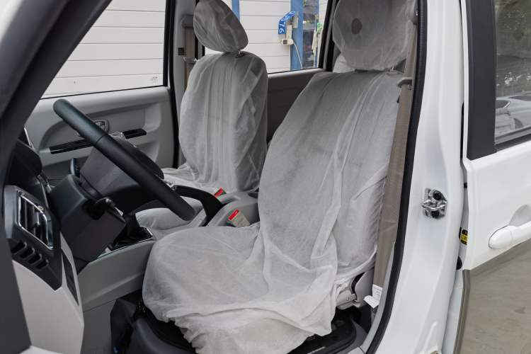 Used Jinbei New Hiace X30L 2024 Wealth Edition Passenger Van 5/6/7 Seater Front-Mounted Air Conditioning Interior 5