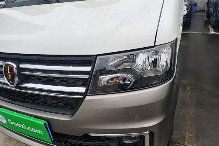 Used Jinbei New Hiace X30L 2024 Wealth Edition Passenger Van 5/6/7 Seater Front-Mounted Air Conditioning Left Front Headlight