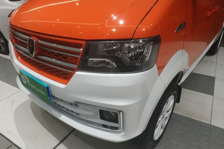 Used Jinbei New Hiace X30L 2024 Wealth Edition Passenger Vehicle 5/6/7 Seater Left Front Headlight