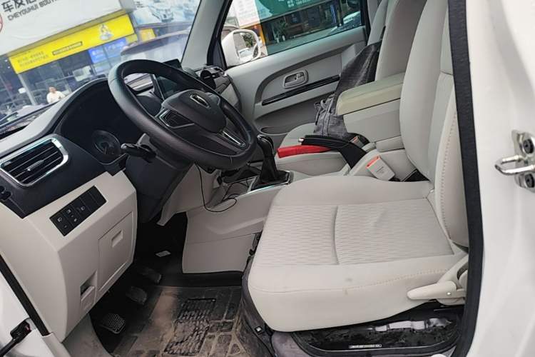 Used Jinbei New Hiace X30L 2024 Wealth Edition Passenger Van 5/6/7 Seater Front-Mounted Air Conditioning Left Front Seat