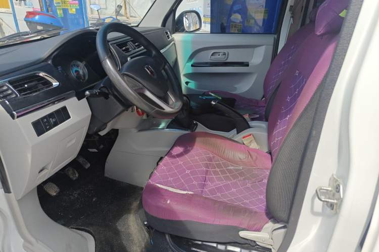 Used Jinbei New Hiace X30L 2024 Champion Edition Coach 5/6/7-Seater with Central Air Conditioning Left Front Seat