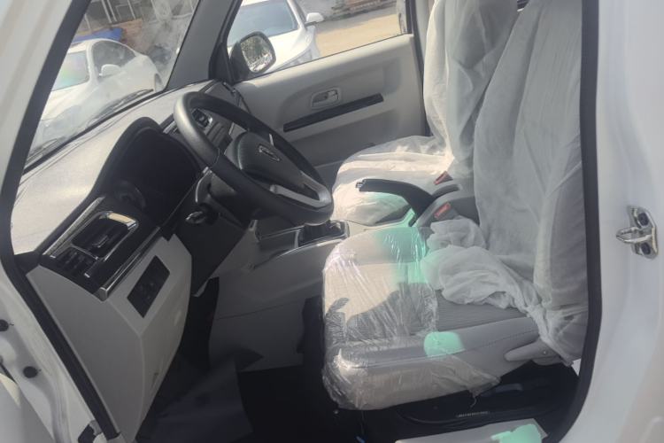 Used Jinbei New Hiace X30L 2024 Champion Edition Passenger Vehicle 5/6/7 Seats Left Front Seat