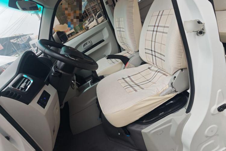Used Jinbei New Hiace X30L 2024 Wealth Edition Passenger Vehicle 5/6/7 Seater Left Front Seat