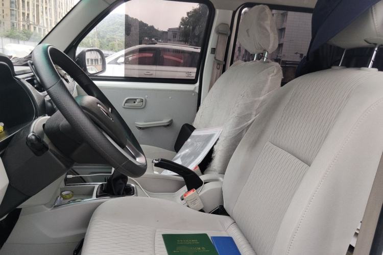 Used Jinbei New Hiace X30L 2024 Champion Edition Passenger Vehicle 5/6/7 Seats Left Front Seat
