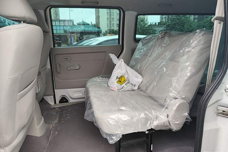 Used Jinbei New Hiace X30L 2024 Wealth Edition Passenger Van 5/6/7 Seater Front-Mounted Air Conditioning Left Rear Seat